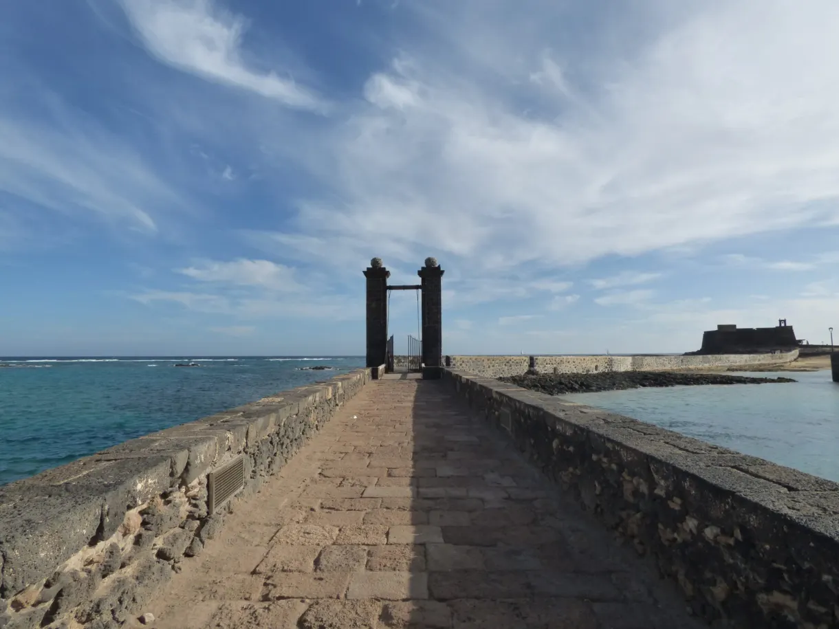 Stone causeway leading to the fort between two pillars
