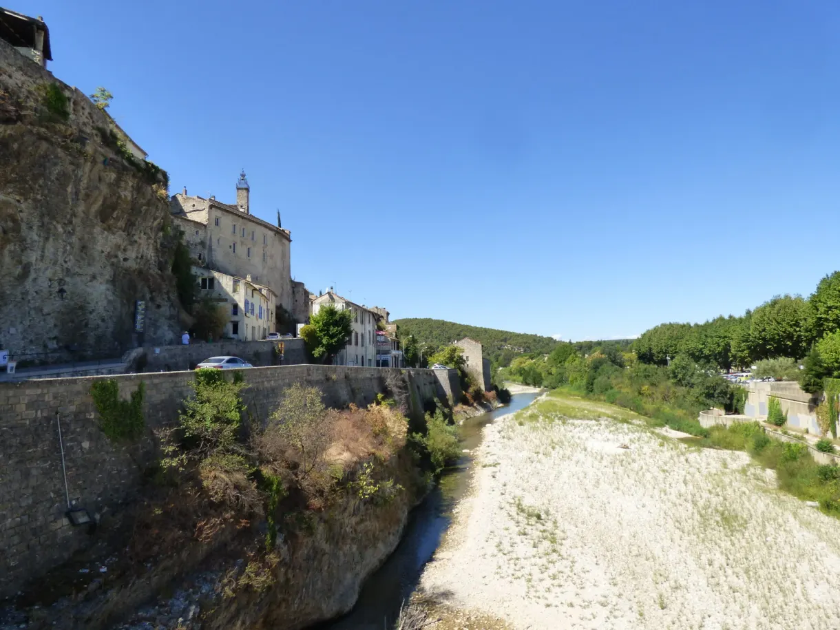 Almost dry riverbed below the upper town