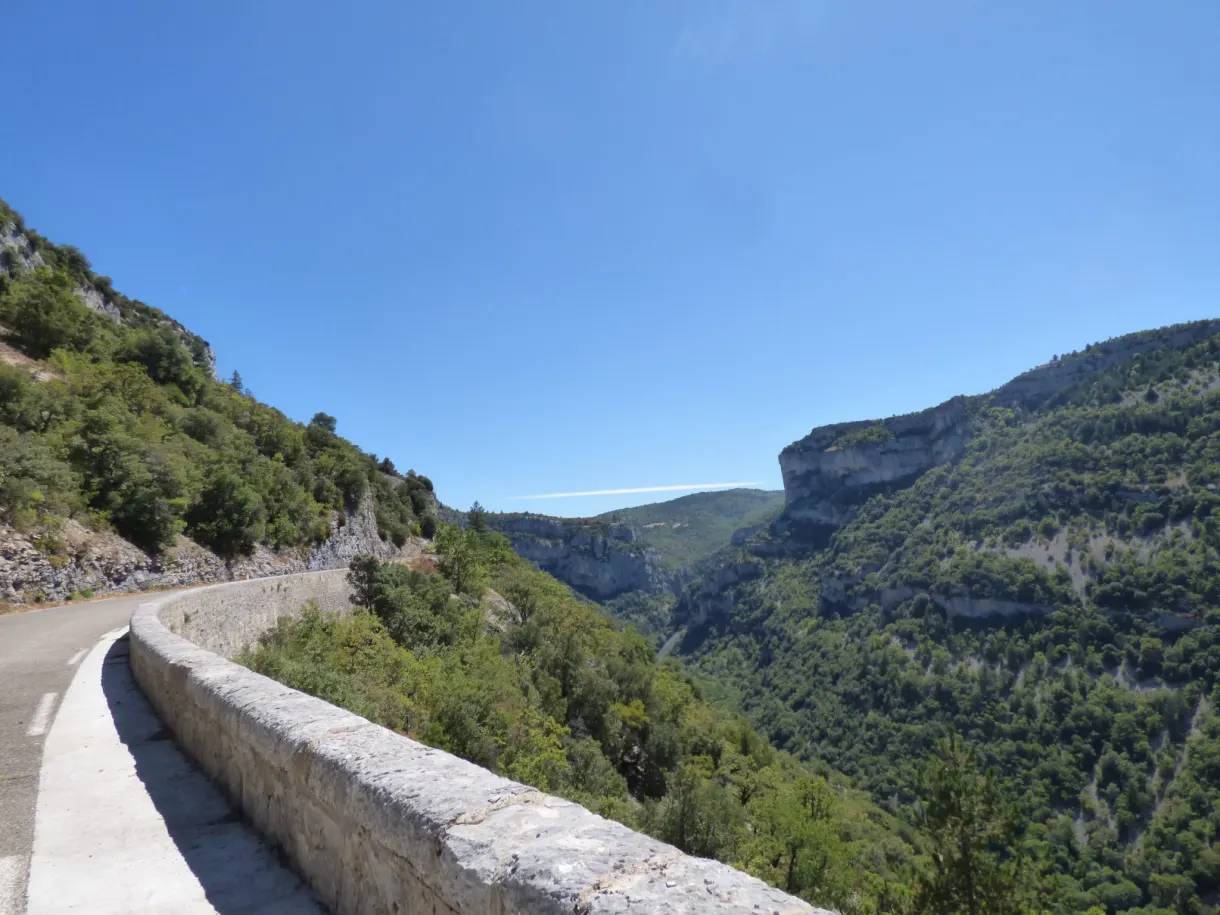 Corniche road hugging the wall of the Nesque gorges