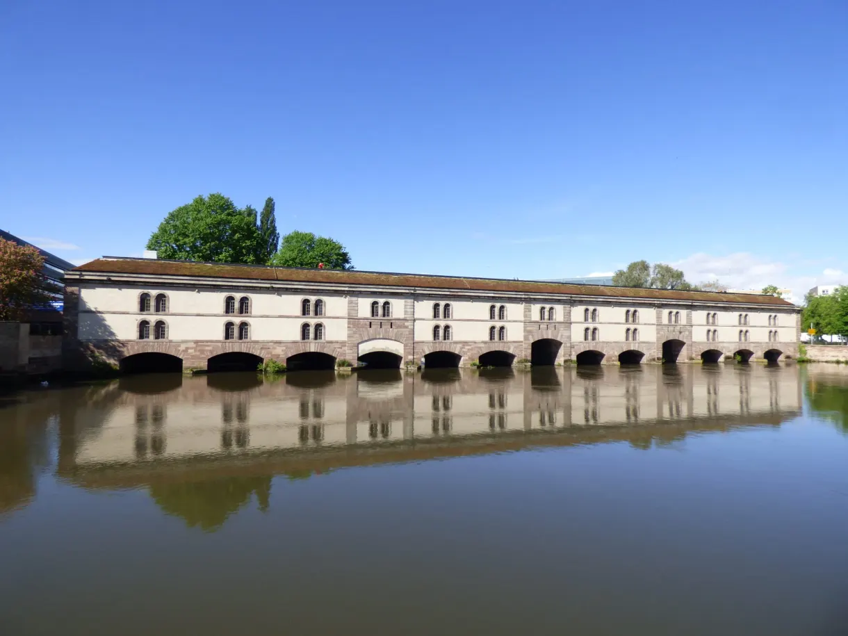 Vauban Dam and its long gallery of arches over the river
