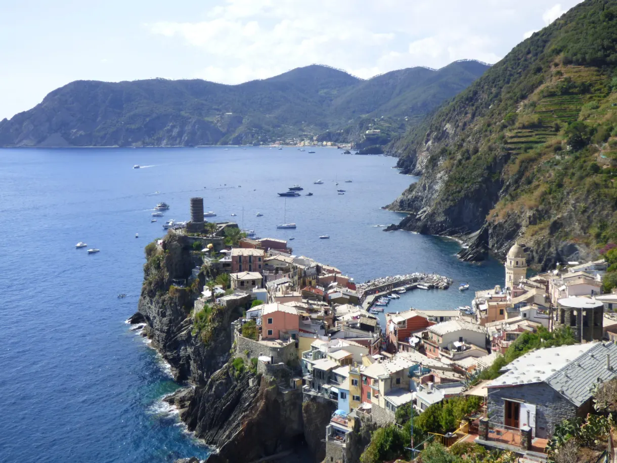 Vernazza sur son éperon rocheux, vue depuis le sentier