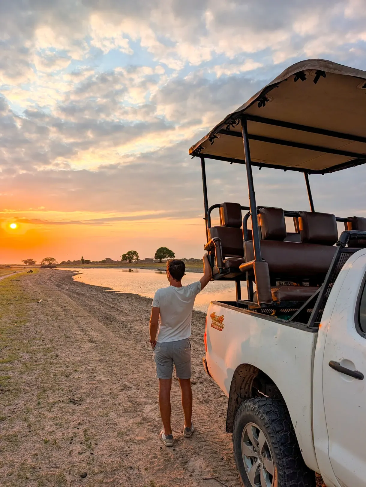 Sunset over the river from a safari 4x4, El Encanto de Guanapalo reserve