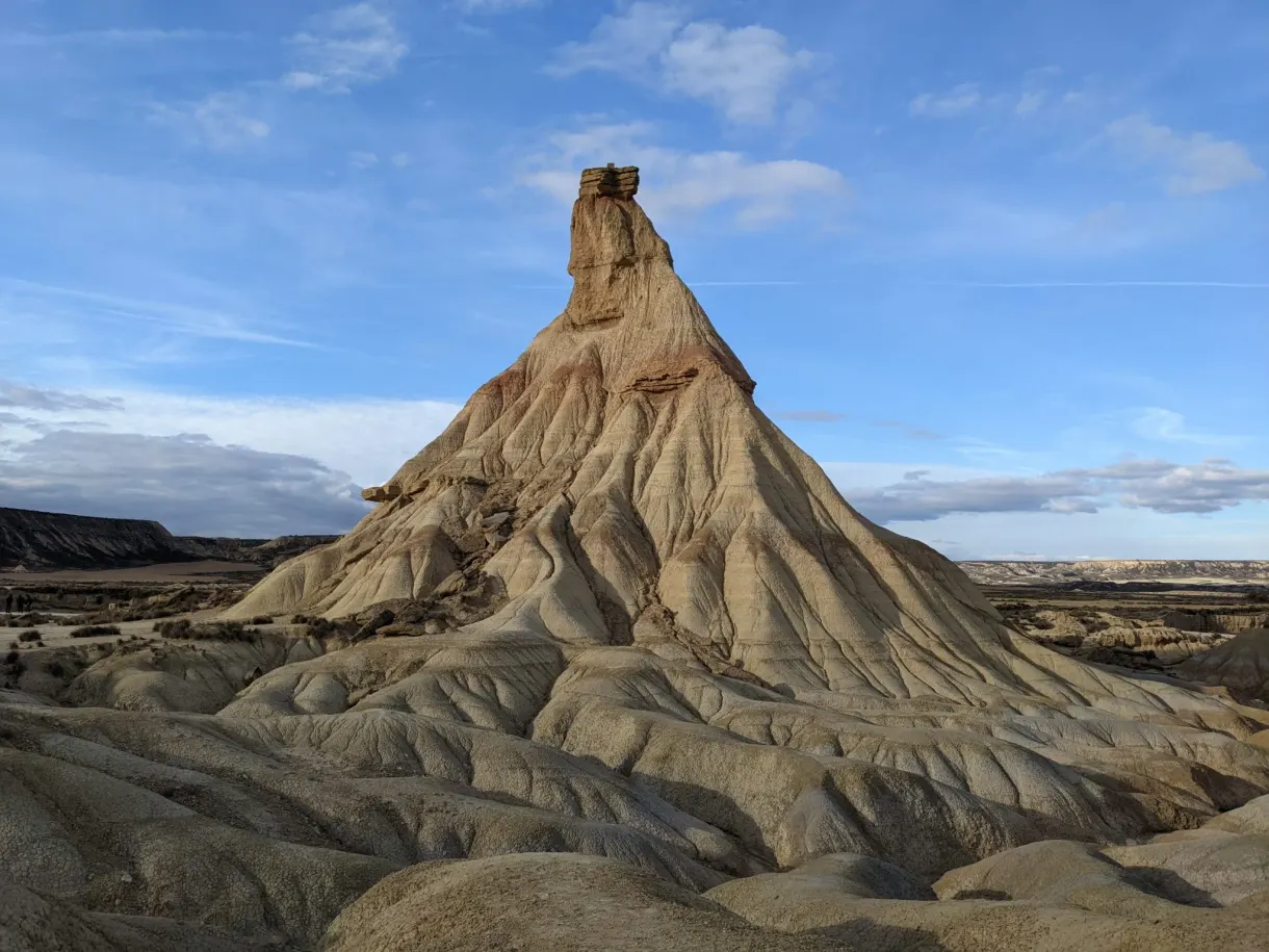 Castildetierra hoodoo standing on its base