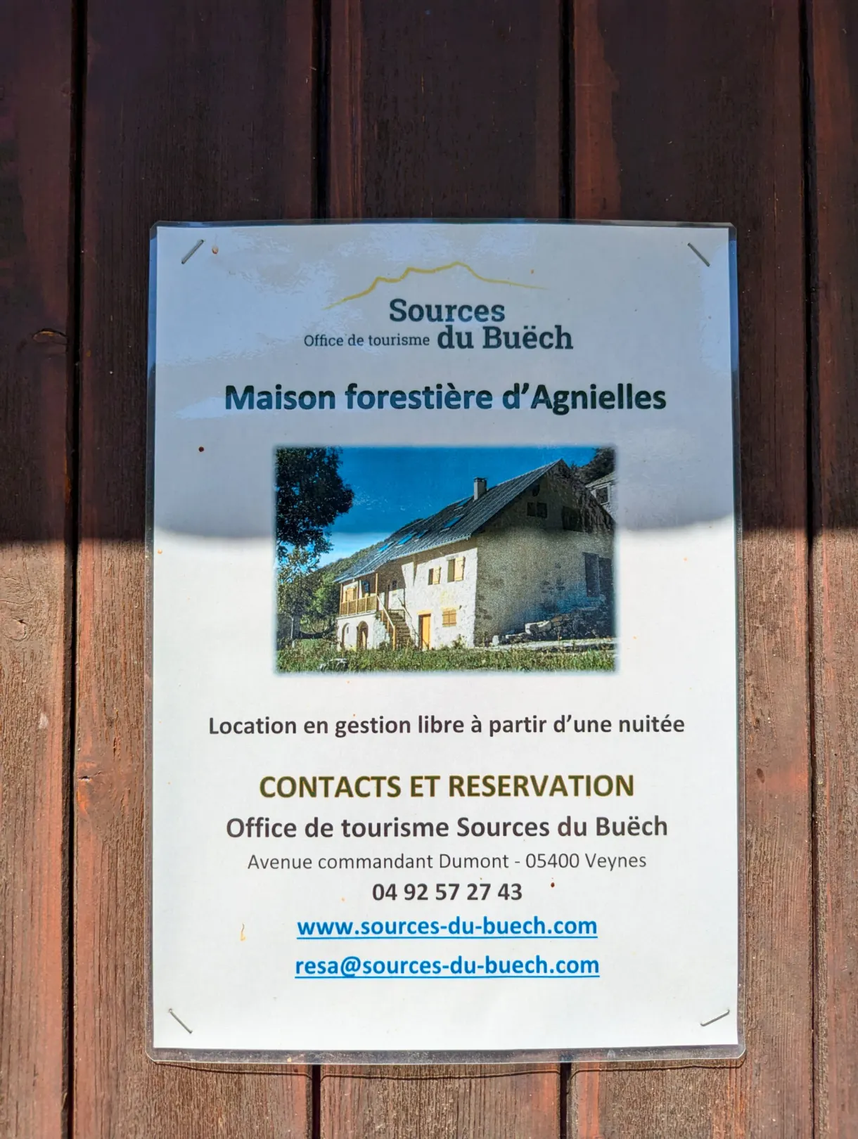 Rental notice for the forest house pinned on the door