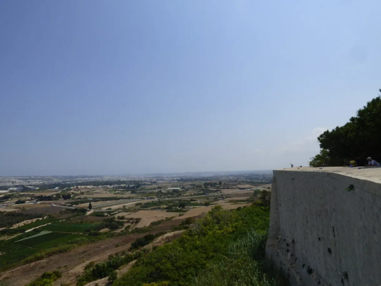 Campagne maltaise vue depuis le sommet des remparts