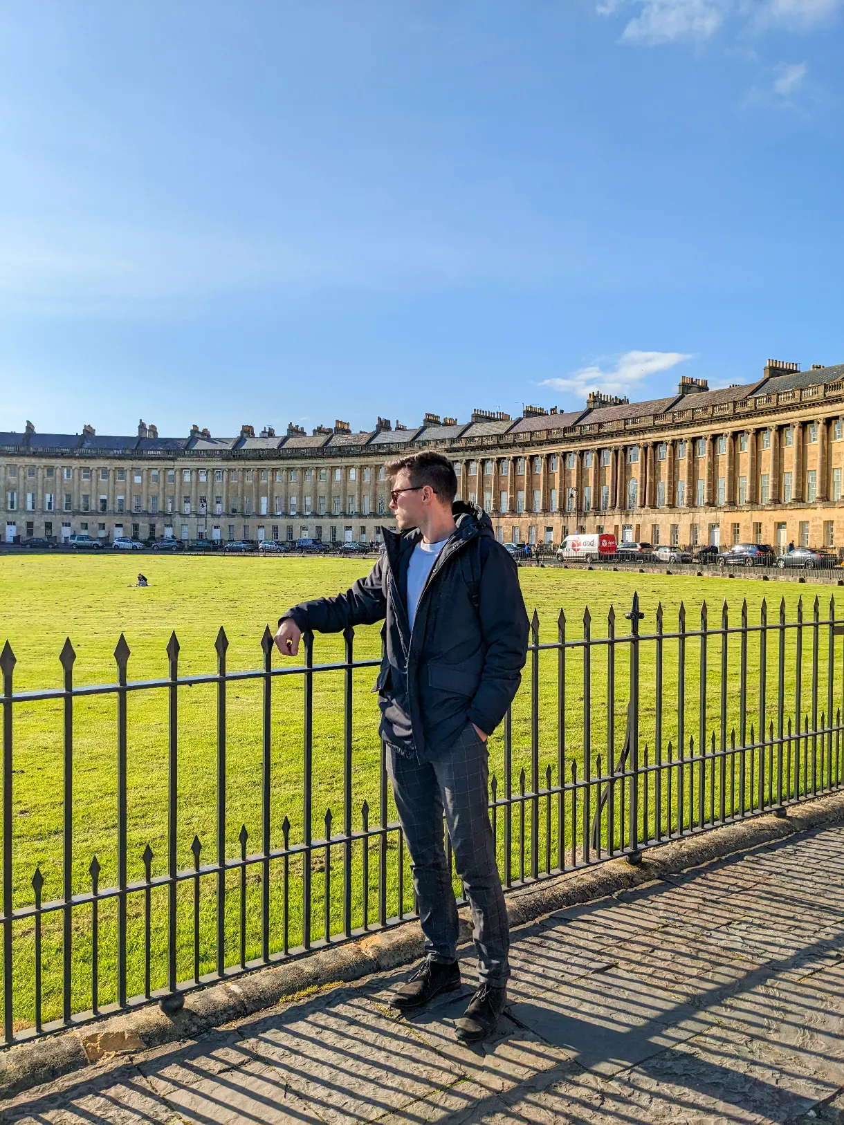 Romain in front of the circular square The Circus in Bath