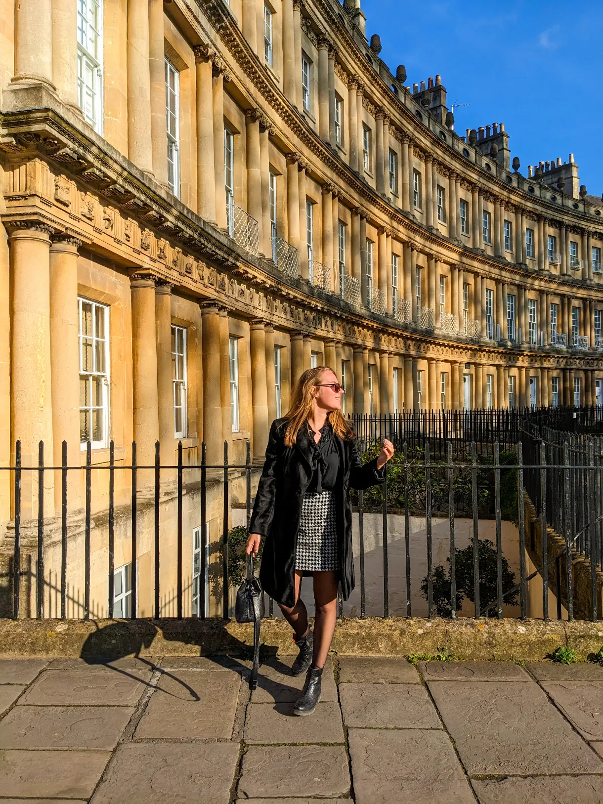 Marie in front of the circular square The Circus in Bath