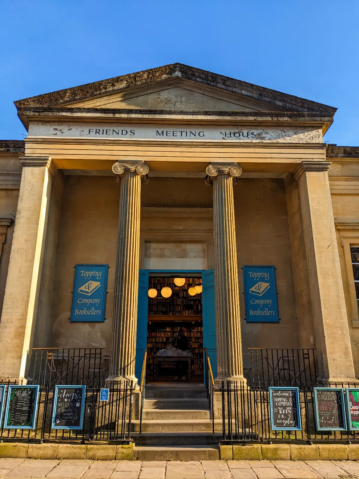 The bookshop “Topping & Company Booksellers” in Bath