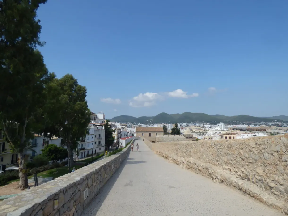 Wide rampart ramp climbing towards the top of the citadel