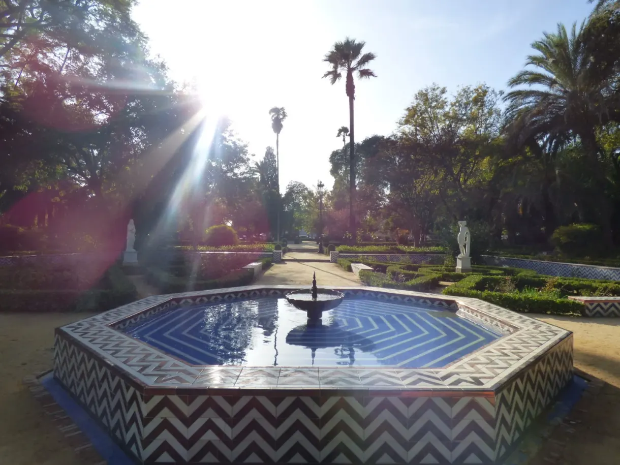 Octagonal fountain with black and white patterns against the light