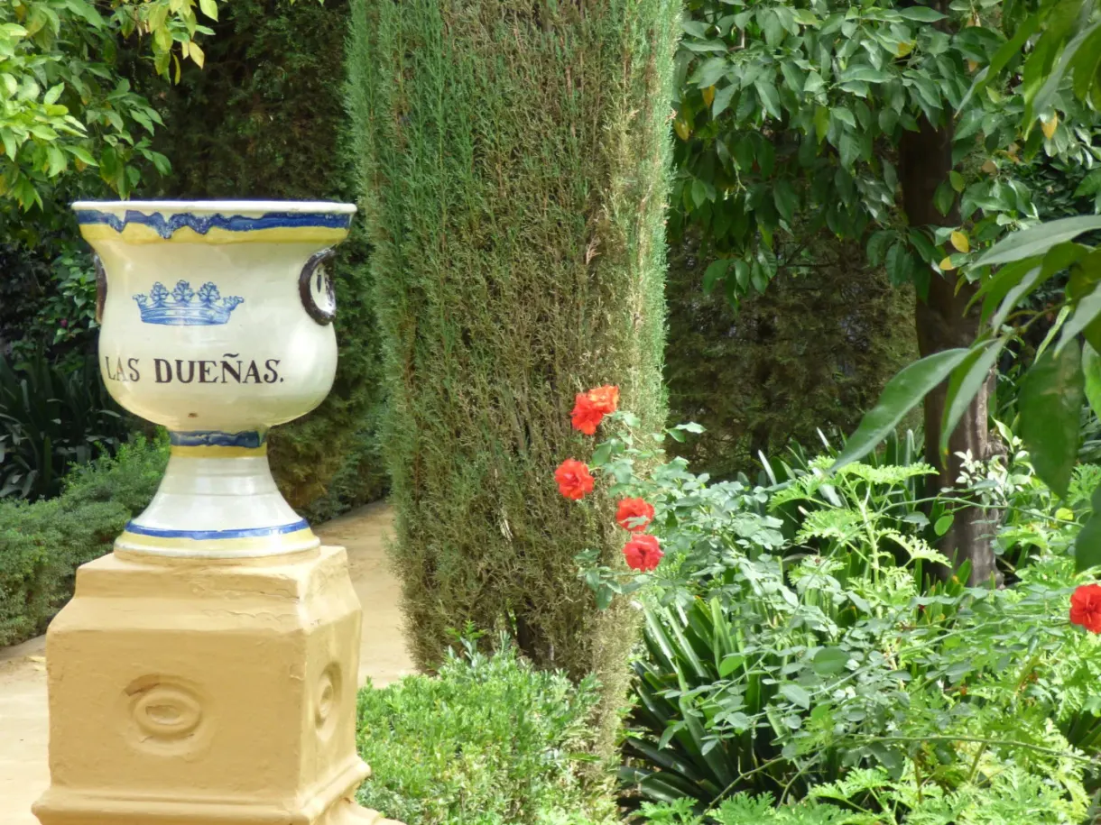 Large jar painted with the name of the palace in front of a cypress