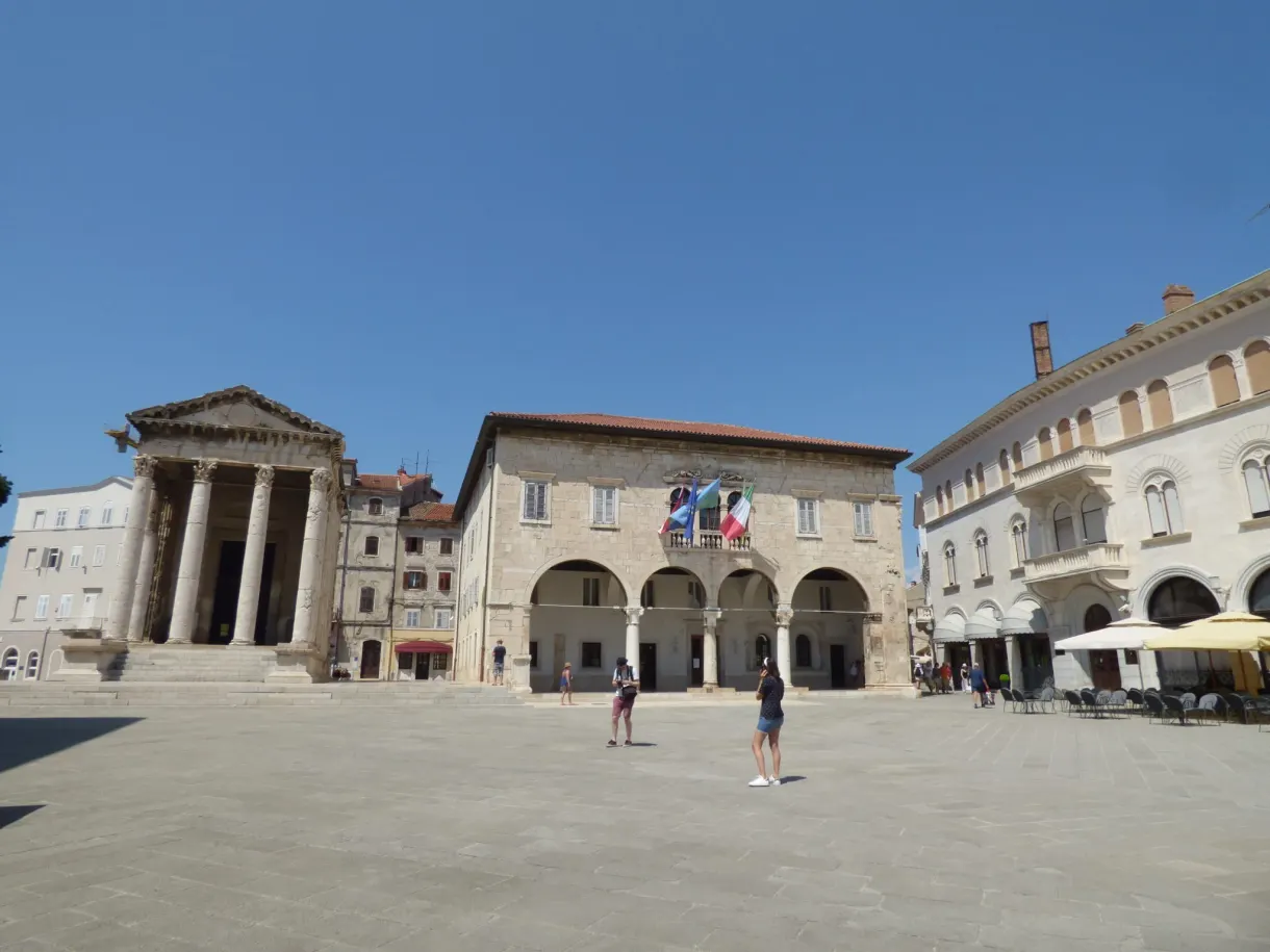 Temple of Augustus and communal palace on the forum of Pula