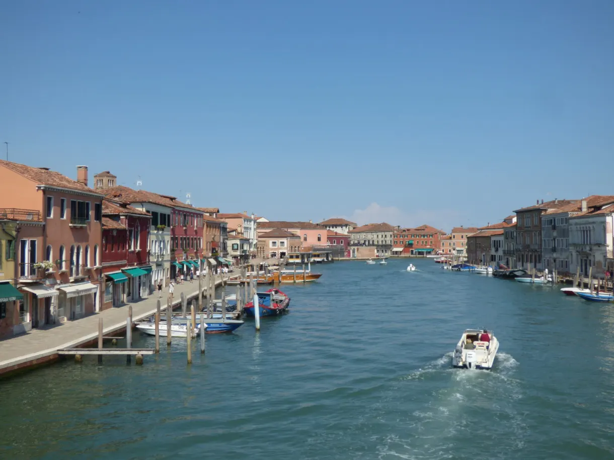 Grand canal de Murano vu depuis un pont