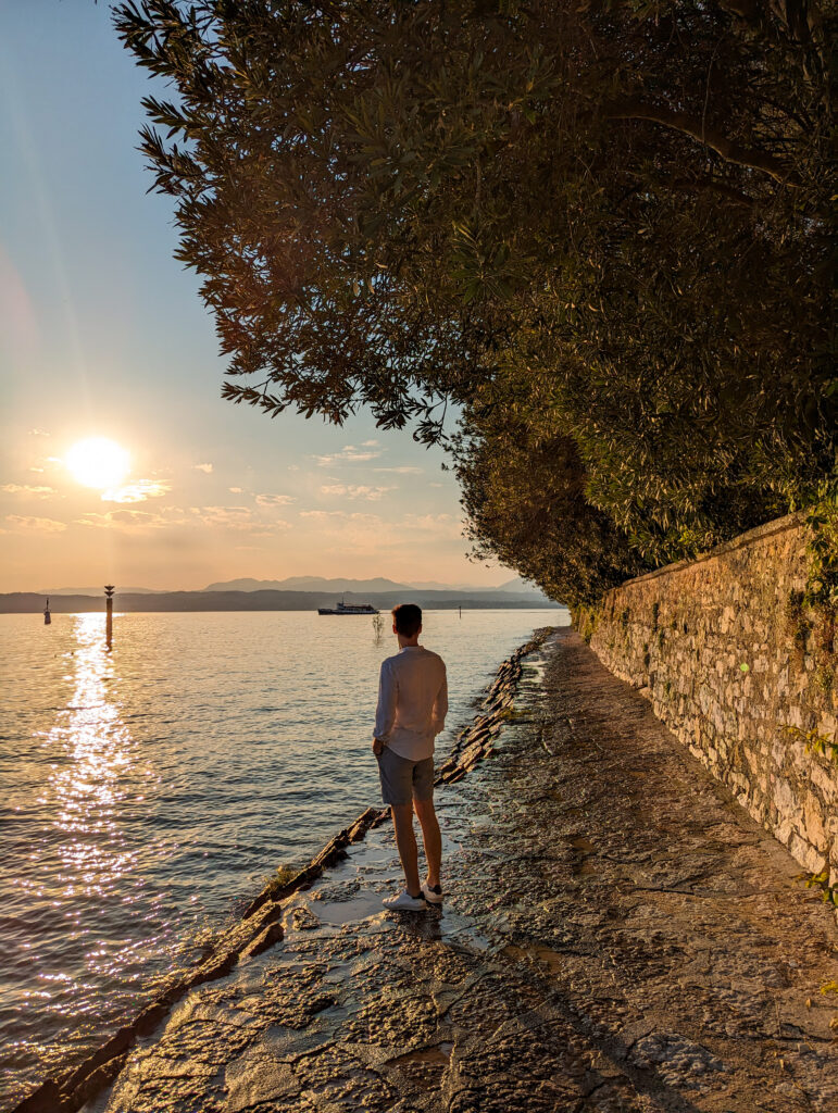 sirmione lac de garde coucher de soleil   spot