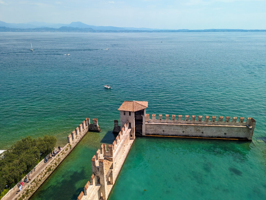 sirmione chateau lac de garde scaligero castello